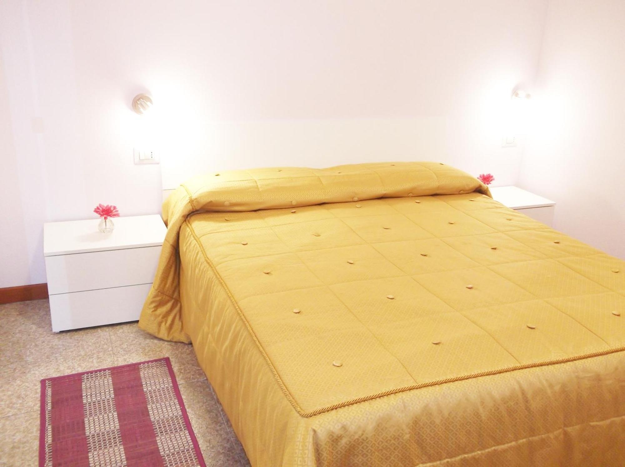 Casa Vacanze Sabrina 波尔佩纳泽德尔加尔达 外观 照片